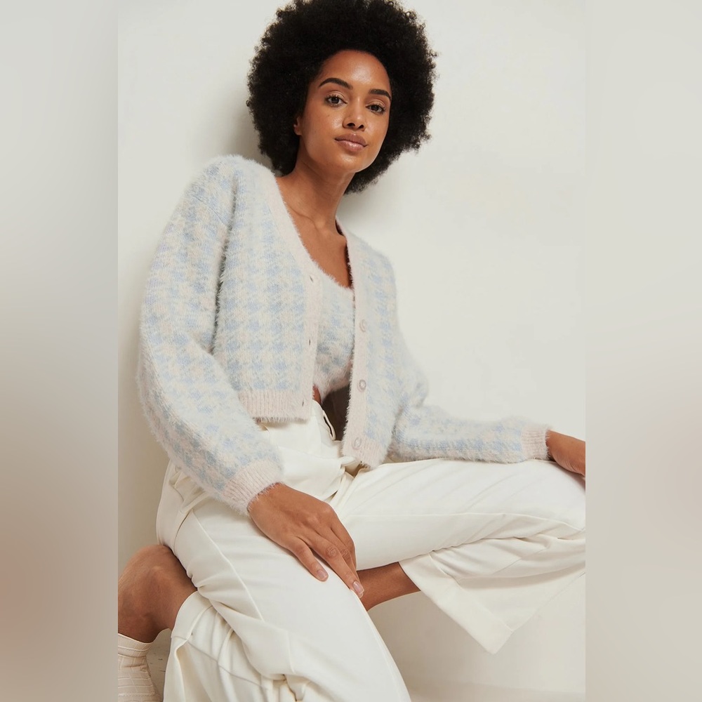 Checked Knitted Cardigan - Picture 2 of 8